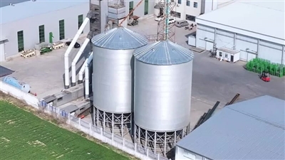 Silo d'acciaiu contra silo di cimentu: quali è la diffirenza?